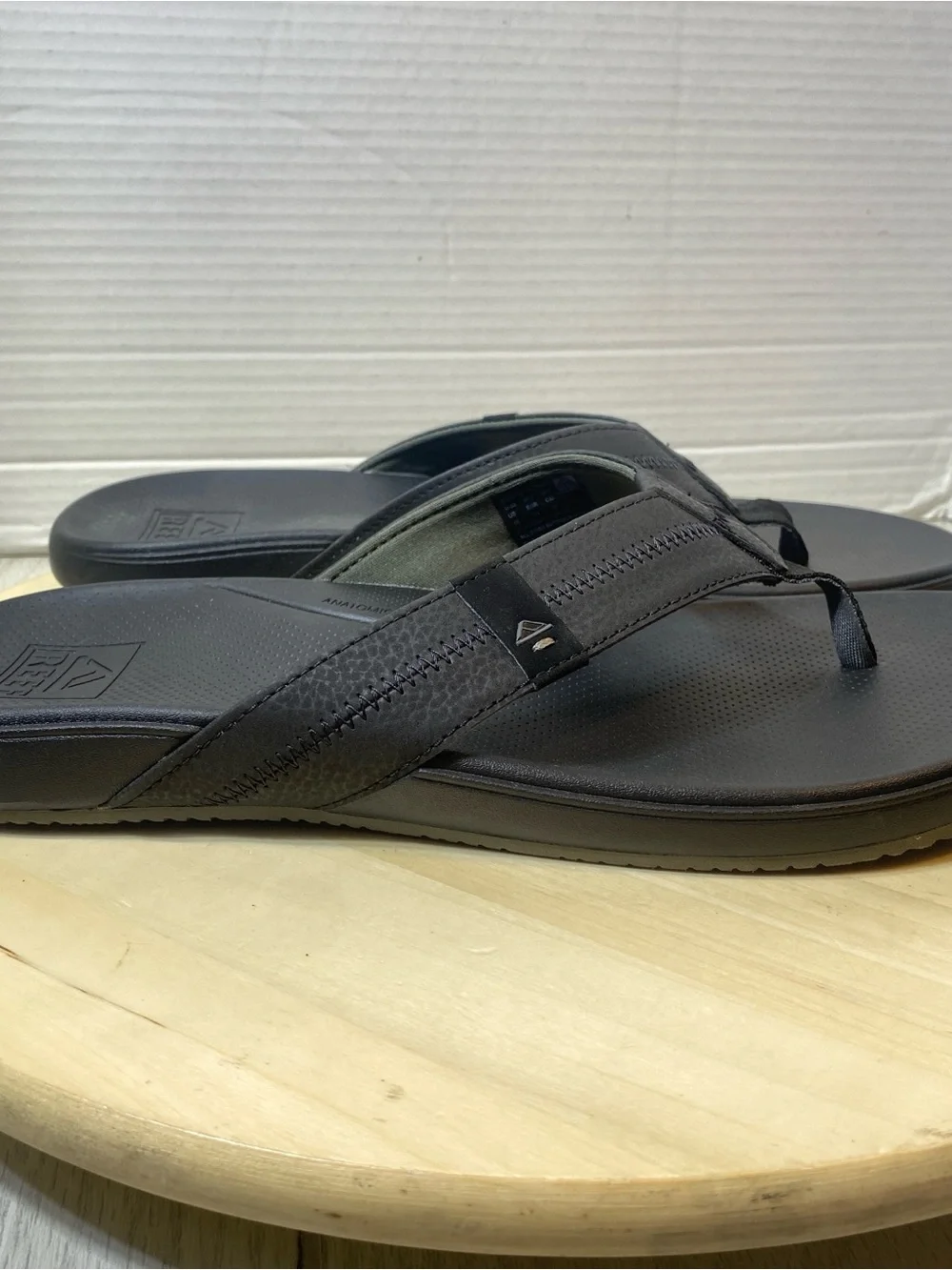 REEF Men's  10 Cushion Phantom 2.0 Flip Flop Thong Sandals Black